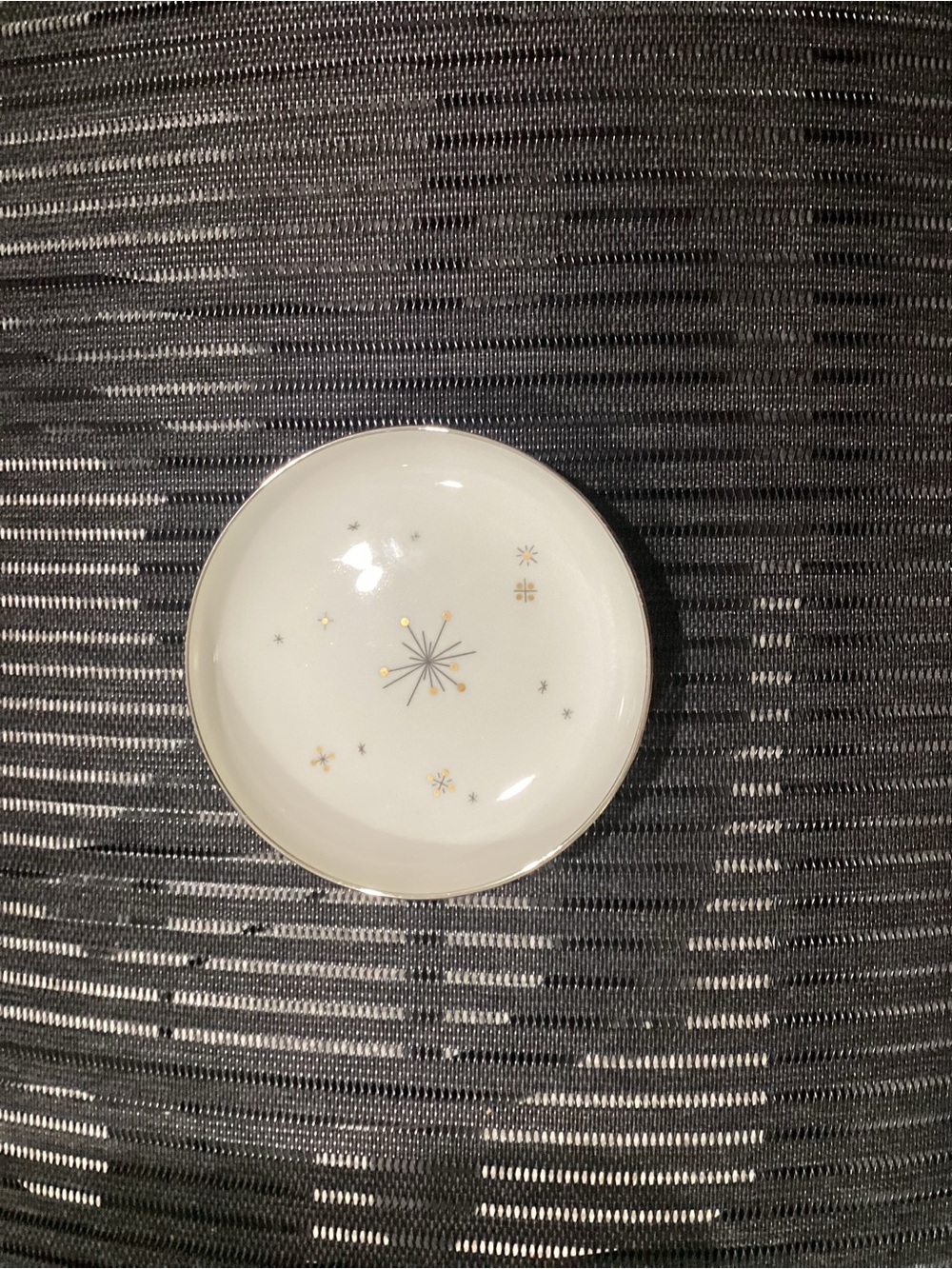Vtg. MCM Syracuse China Evening Star USA.  Cream,gold and black Starburst